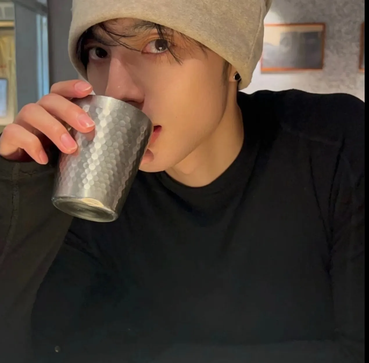 Lucas - 28岁男技师，擅长精油按摩、中医按摩，专业护理